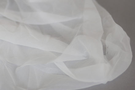 Delikatny wkład tkany bi-elastyczny