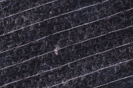 Wkład odzieżowy włókninowy przeszywany - zbliżenie