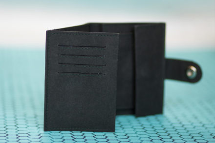 Czarny, męski portfel z washpapy - portfel z papieru