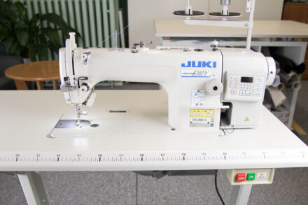 Stębnówka Juki DDL-900A-S do szycia lekkich i średnich materiałów
